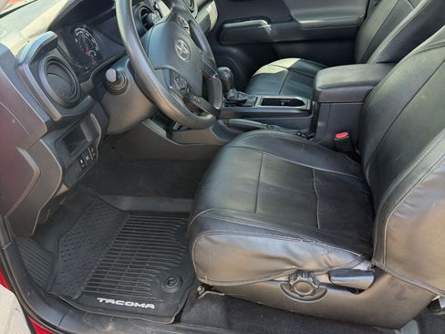 Used 2018 Toyota Tacoma SR RWD image 12
