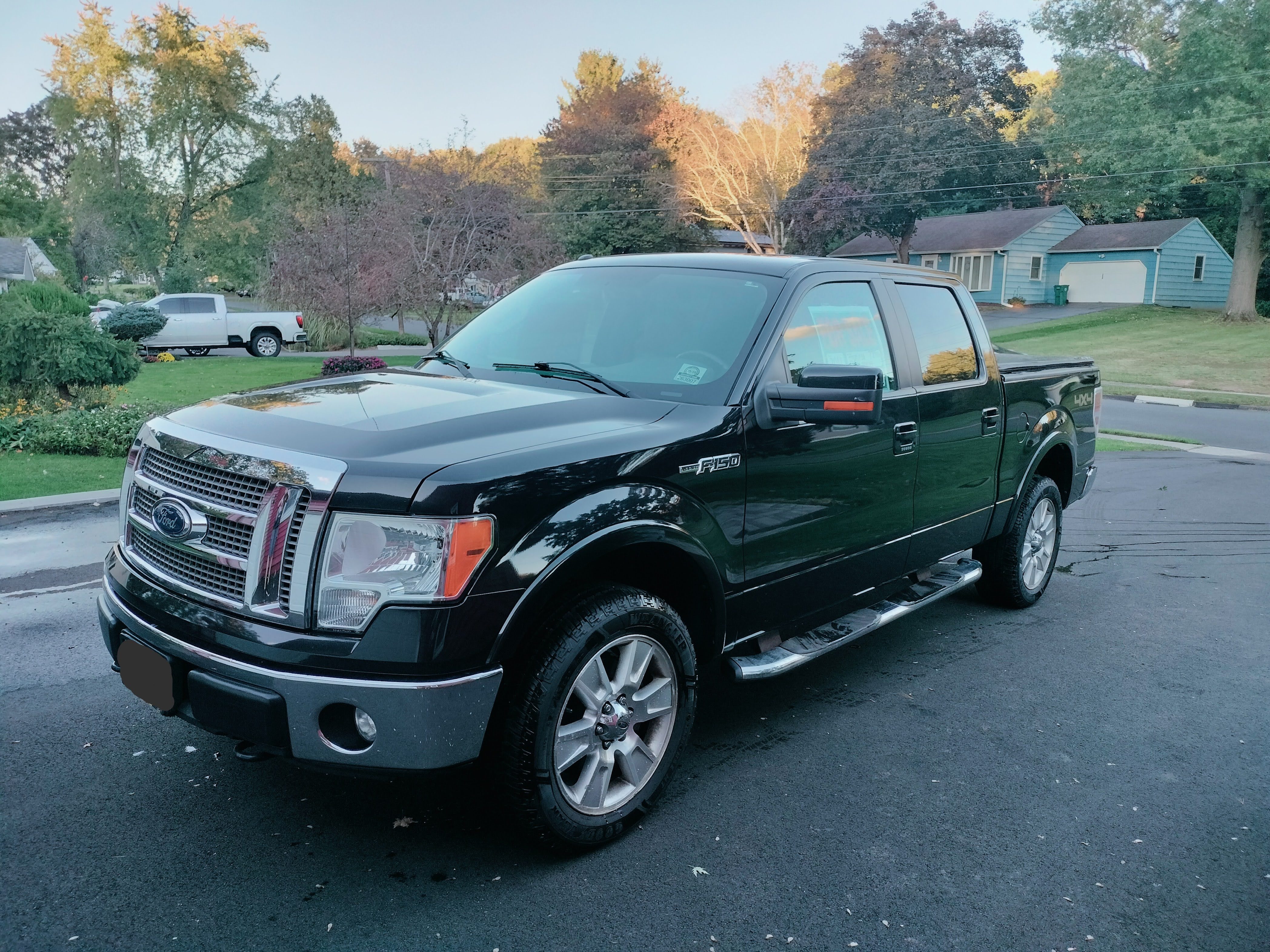 Used 2011 Ford F150 Lariat AWD/4WD image 1