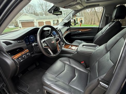 Used 2018 Cadillac Escalade Luxury image 10