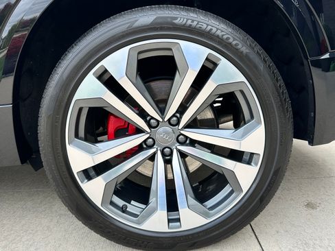 Used 2019 Audi Q8 Premium Plus w/ Premium Plus AWD/4WD image 26
