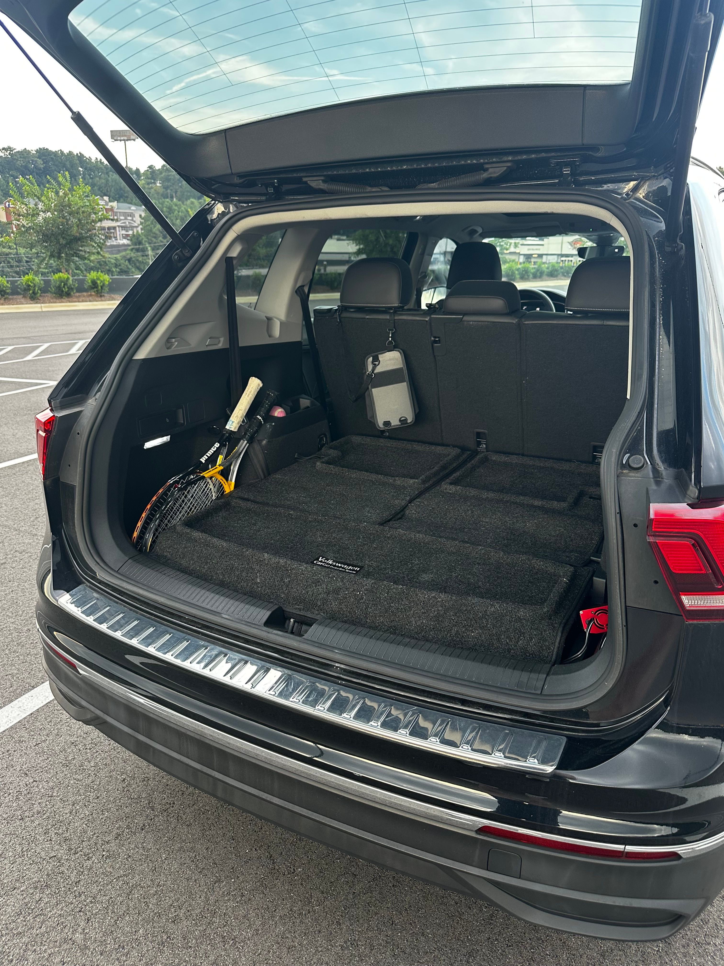 Used 2022 Volkswagen Tiguan SE FWD image 12