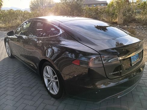 Used 2013 Tesla Model S image 9