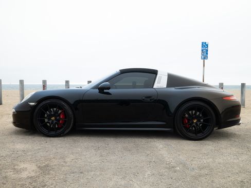 Used 2015 Porsche 911 Targa 4S image 6