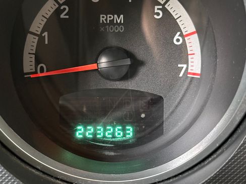 Used 2011 Dodge Nitro SXT image 14