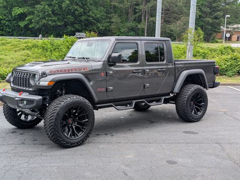 Used 2024 Jeep Gladiator Mojave image 31