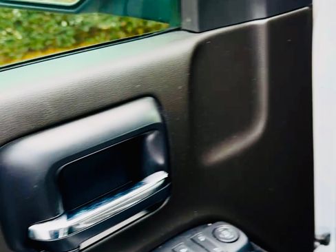 Used 2014 GMC Sierra 1500 SLE w/ SLE Value Package image 9