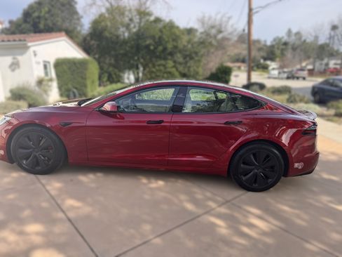 Used 2023 Tesla Model S Plaid image 4
