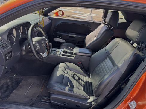 Used 2011 Dodge Challenger R/T image 5