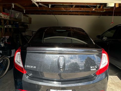 Used 2013 Lincoln MKS AWD image 6