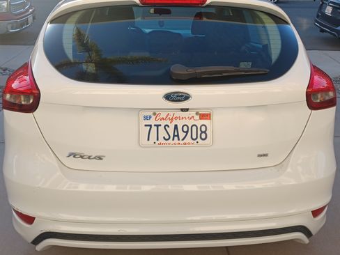 Used 2016 Ford Focus SE w/ SE Sport Package image 2