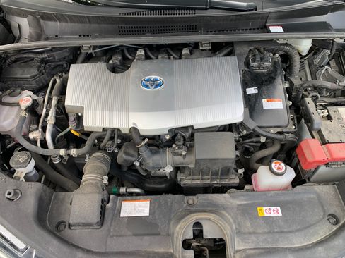 Used 2022 Toyota Prius Limited w/ Premium Convenience Package FWD image 10