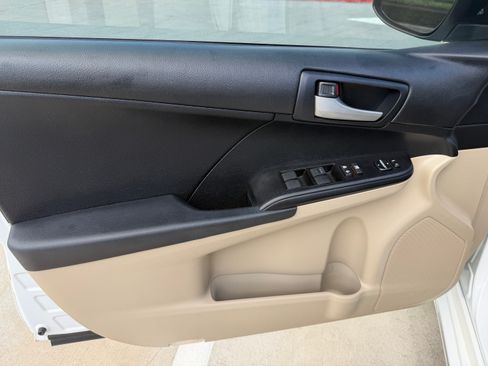 Used 2012 Toyota Camry LE image 16