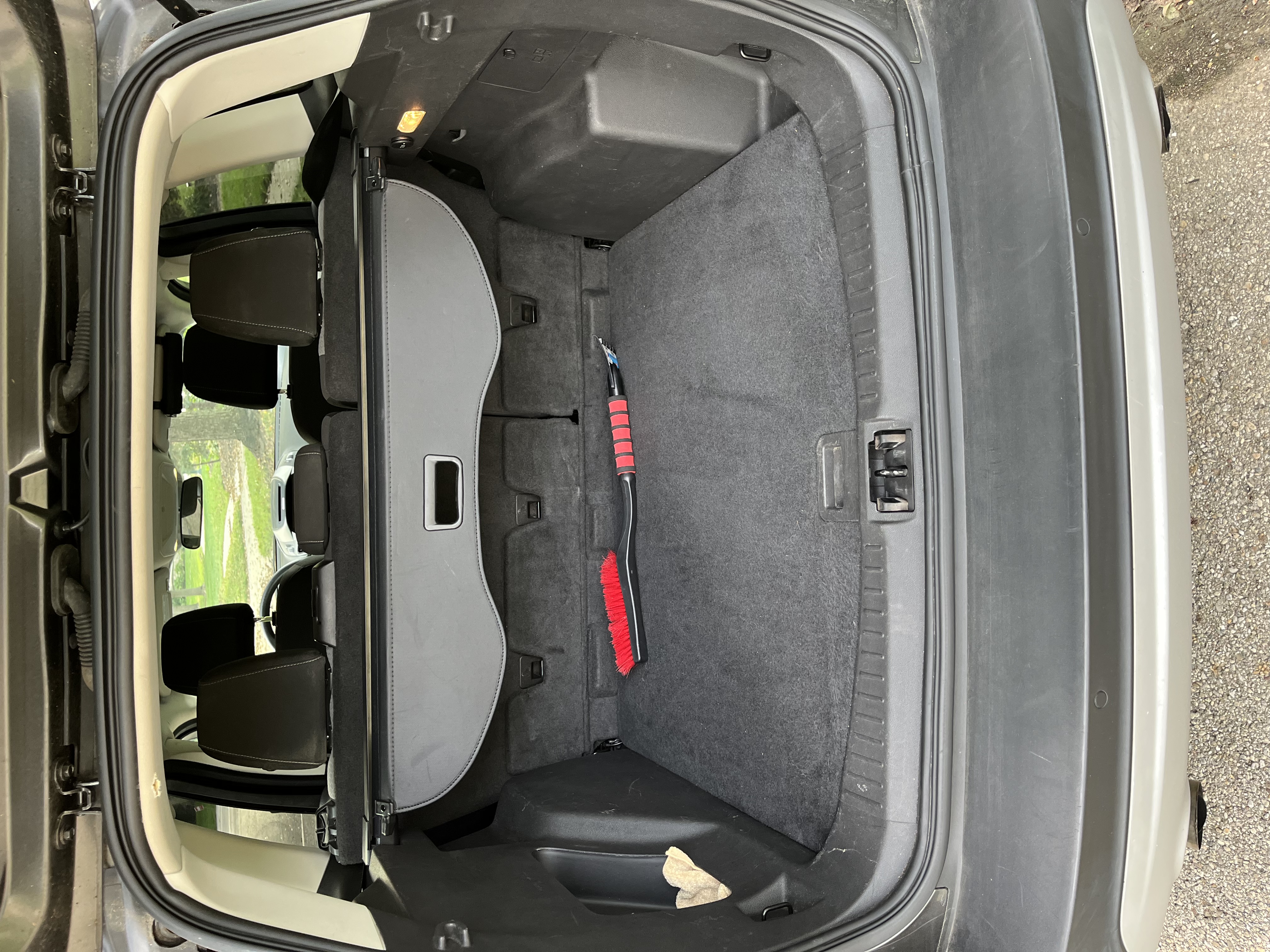 Used 2017 Ford Escape SE w/ Equipment Group 201A FWD image 8