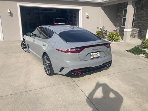 Used 2019 Kia Stinger GT2 image 2