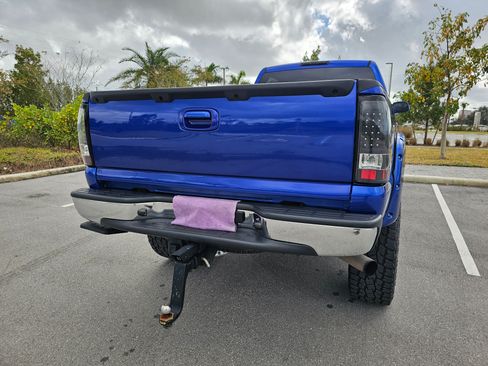 Used 2007 Chevrolet Silverado 2500 LT w/ Heavy-Duty Power Package image 9