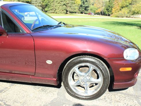 Used 2000 MAZDA MX-5 Miata image 9