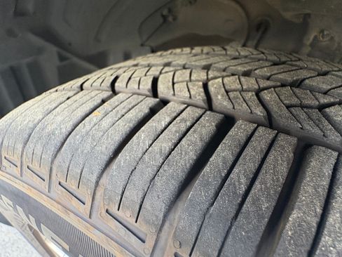 Used 2016 Toyota Sienna Limited Premium image 23