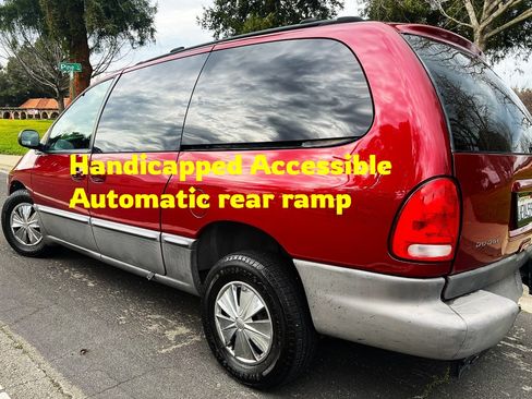 Used 1999 Dodge Grand Caravan LE image 1