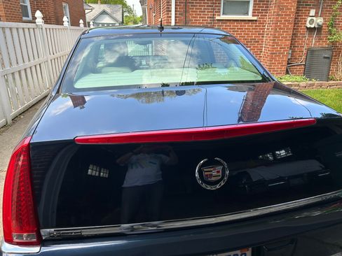 Used 2008 Cadillac DTS FWD image 12
