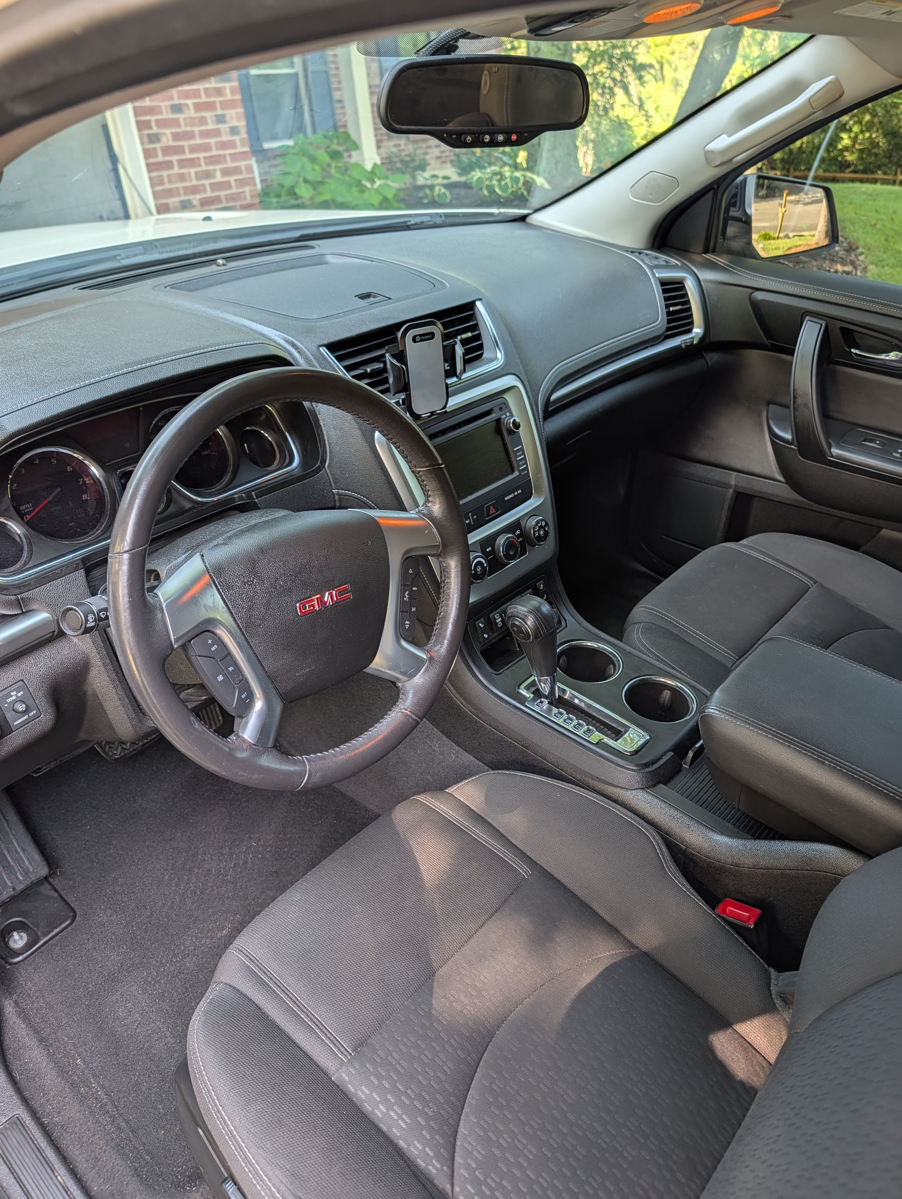 Used 2015 GMC Acadia SLE FWD image 8
