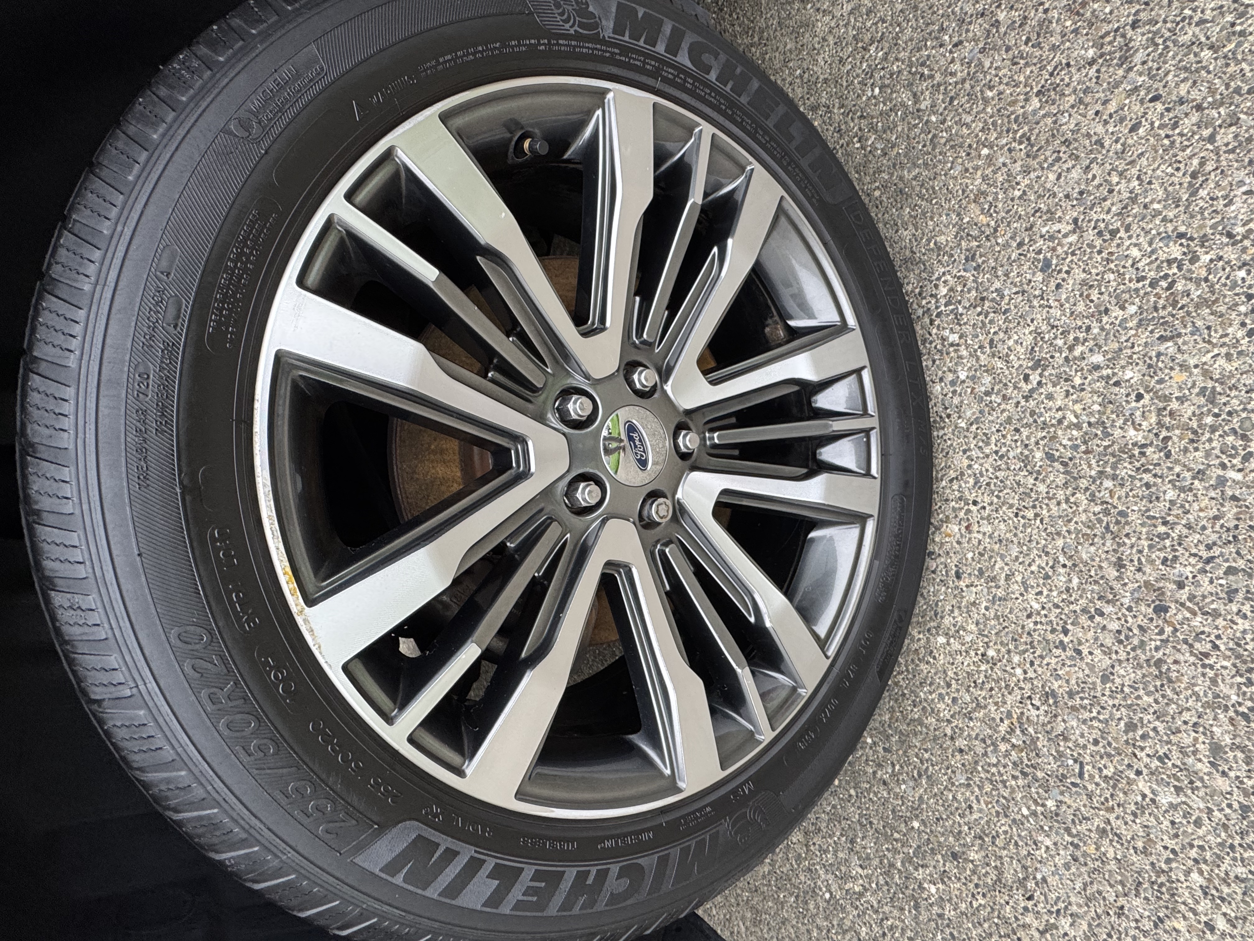 Used 2016 Ford Explorer Platinum AWD/4WD image 13