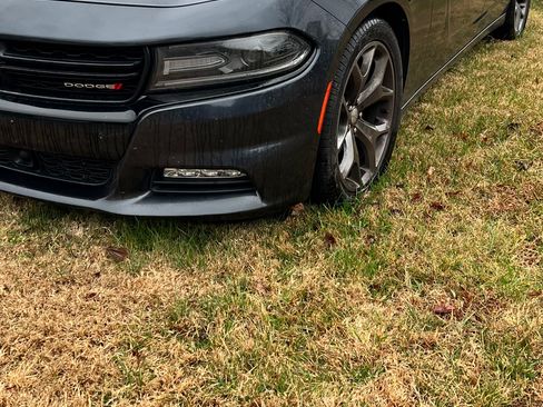 Used 2016 Dodge Charger SXT w/ Premium Group image 4