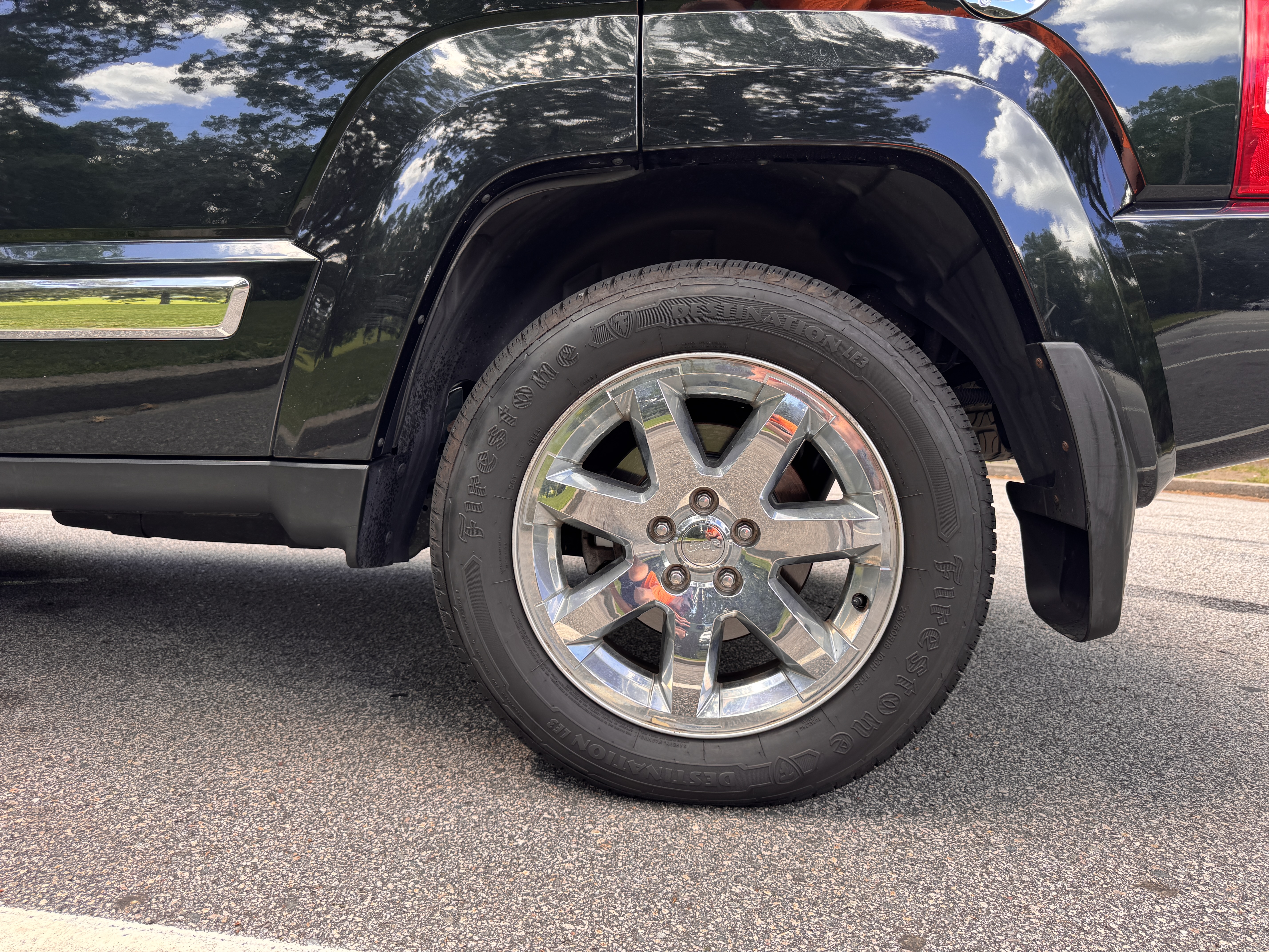 Used 2012 Jeep Liberty Sport AWD/4WD image 28