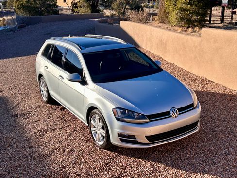 Used 2015 Volkswagen Golf TDI SE image 1