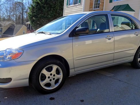 Used 2006 Toyota Corolla CE image 2