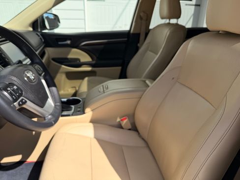 Used 2015 Toyota Highlander Limited image 20