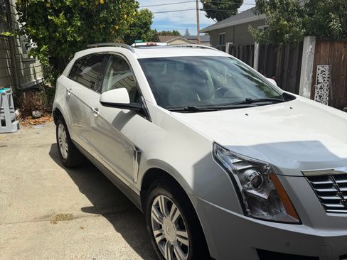 Used 2015 Cadillac SRX Luxury w/ Driver Awareness Package FWD image 5
