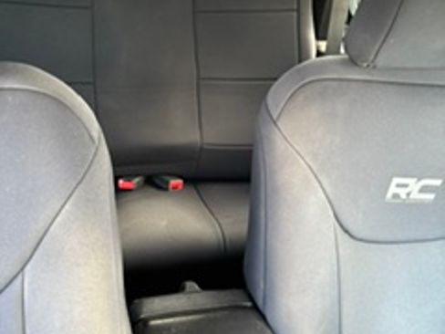 Used 2018 Jeep Wrangler Sport AWD/4WD image 9