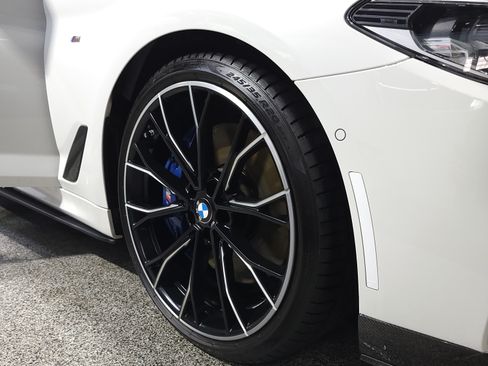 Used 2019 BMW M550i xDrive AWD/4WD image 12