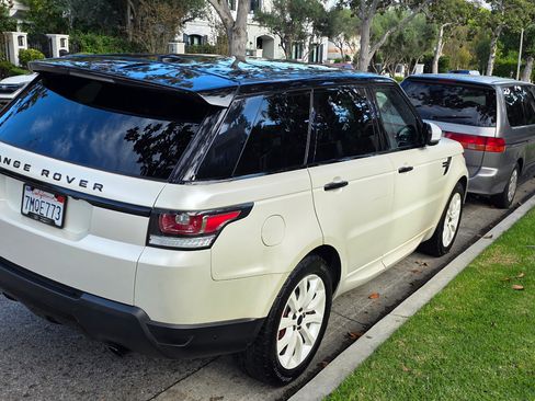 Used 2015 Land Rover Range Rover Sport HSE image 4