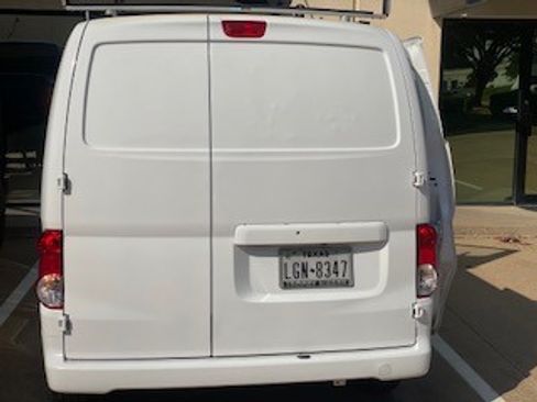 Used 2019 Nissan NV200 SV image 9