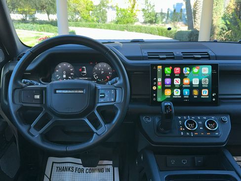 Used 2023 Land Rover Defender 130 X-Dynamic SE image 15