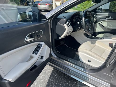Used 2015 Mercedes-Benz CLA 250 image 10