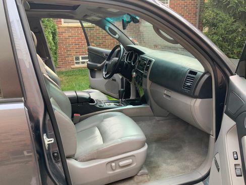 Used 2003 Toyota 4Runner Limited w/ Preferred Accessory Pkg image 8