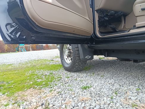 Used 2007 Chevrolet Silverado 2500 LT w/ Heavy-Duty Power Package image 4