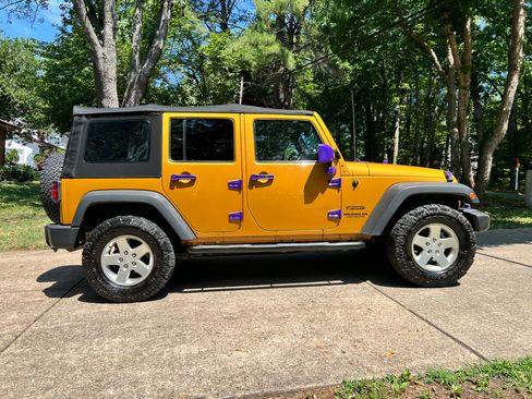 Used 2014 Jeep Wrangler Unlimited Sport w/ Quick Order Package 23S AWD/4WD image 4