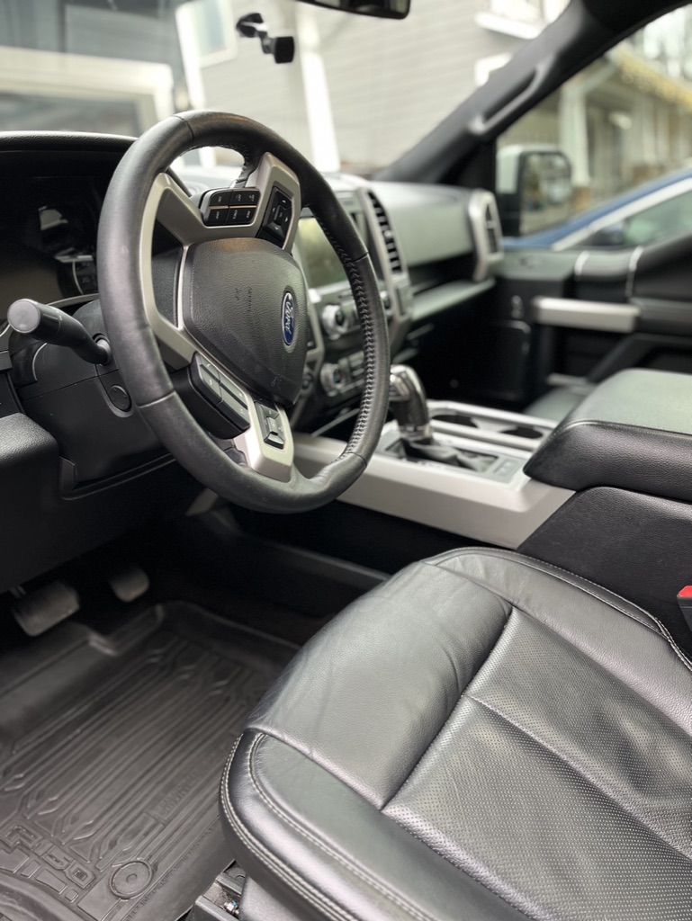 Used 2019 Ford F150 Lariat w/ Equipment Group 502A Luxury AWD/4WD image 15