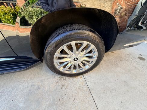 Used 2021 Cadillac Escalade ESV Premium Luxury AWD/4WD image 20