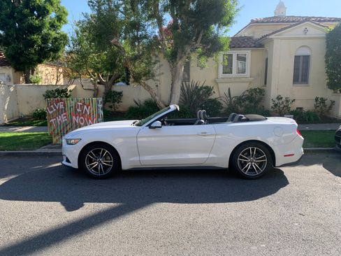 Used 2016 Ford Mustang Premium image 6