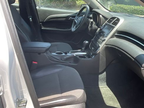 Used 2016 Chevrolet Malibu LT FWD image 11