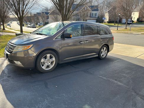 Used 2013 Honda Odyssey Touring Elite image 11
