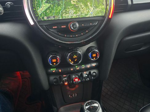 Used 2015 MINI Cooper S image 8