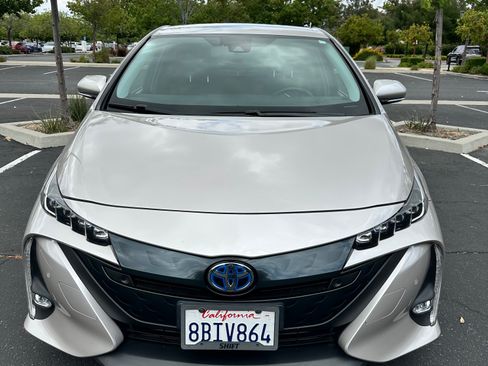 Used 2017 Toyota Prius Prime Advanced FWD image 1