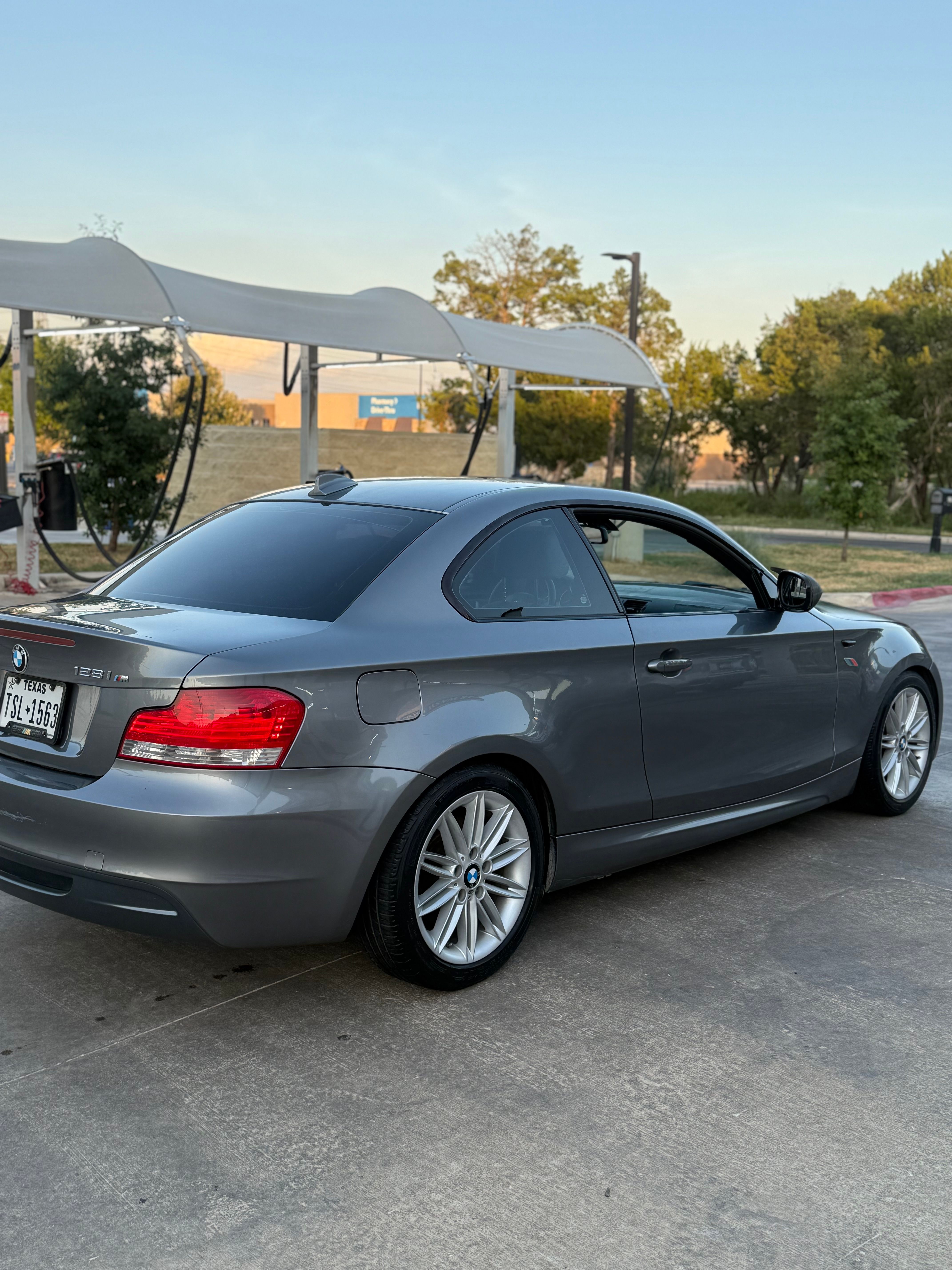 Used 2011 BMW 128i Coupe RWD image 6