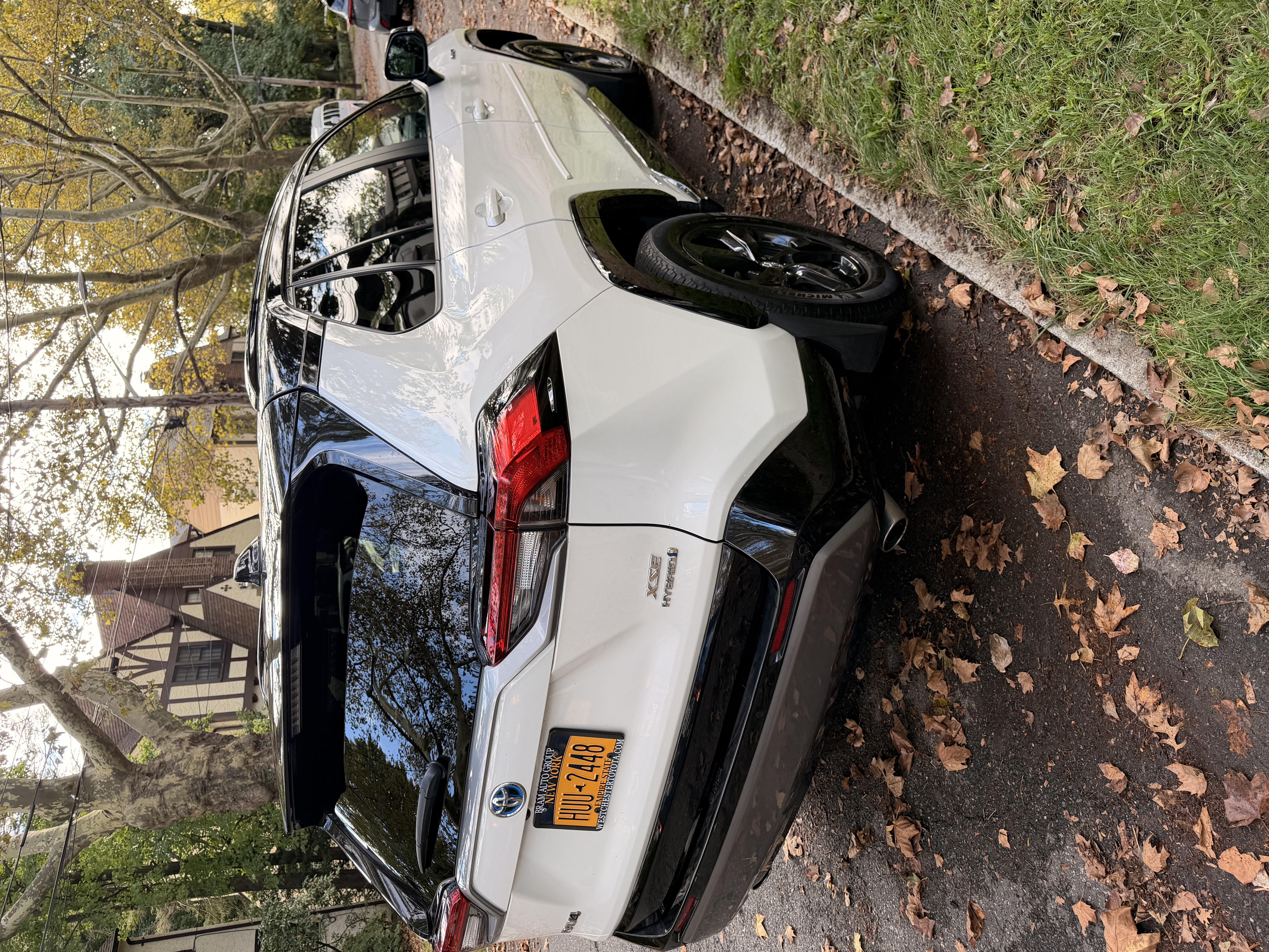 Used 2021 Toyota RAV4 XSE AWD/4WD image 12
