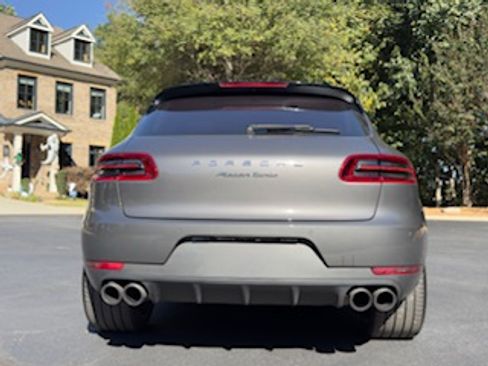 Used 2015 Porsche Macan Turbo image 8